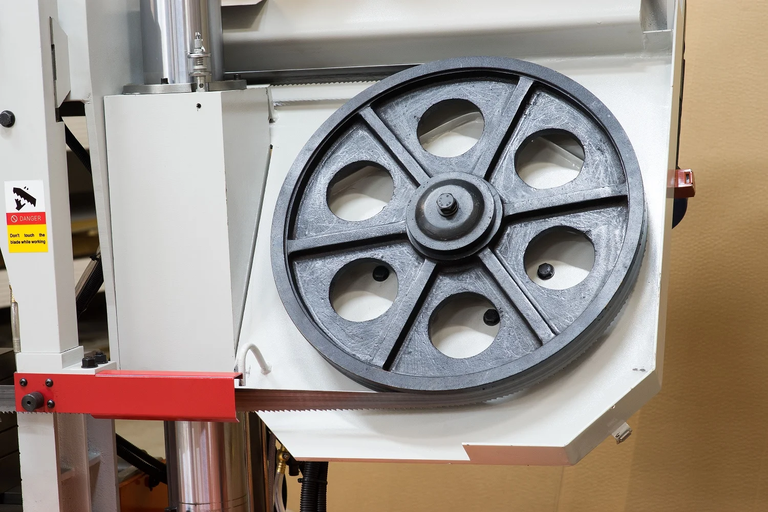 Полуавтоматический ленточнопильный станок Stalex TGK-4240 — изображение 8