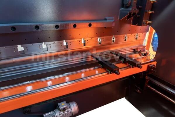 ГИДРАВЛИЧЕСКИЙ ЛИСТОГИБОЧНЫЙ ПРЕСС METAL MASTER PressMaster 2580 Servo — изображение 8