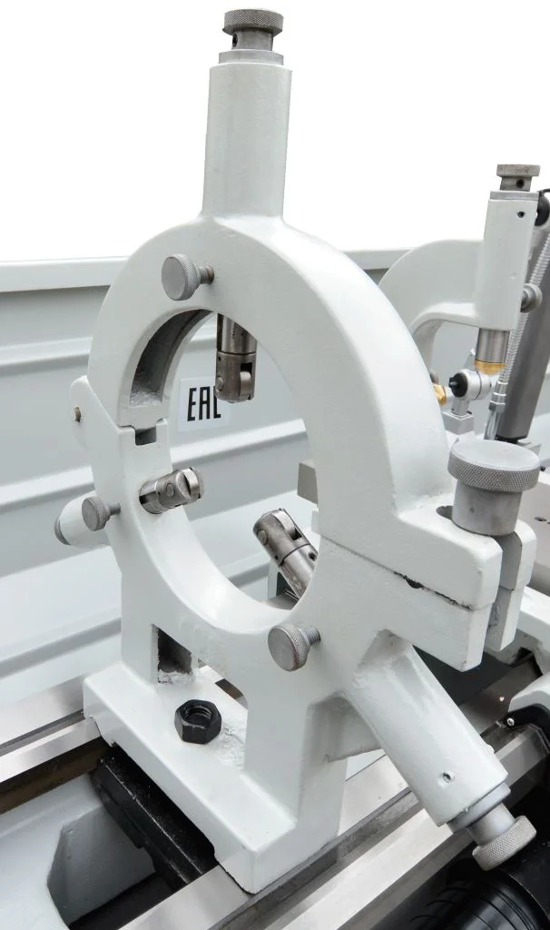 Токарно-винторезный станок