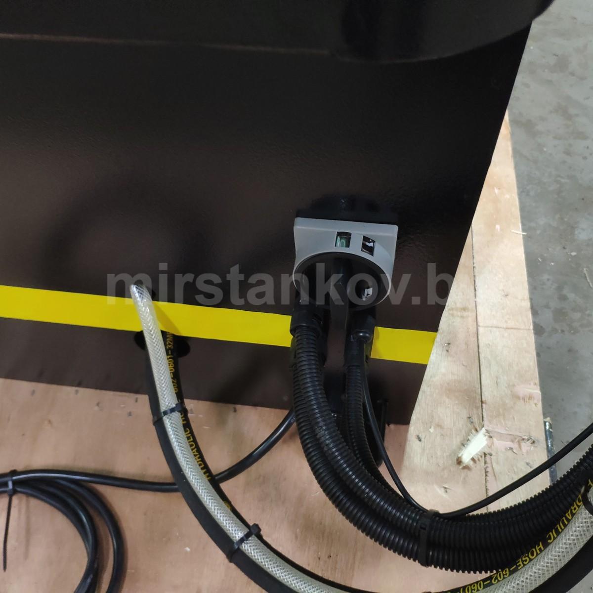 Полуавтоматический ленточнопильный станок Stalex BS-1018ТH — изображение 10